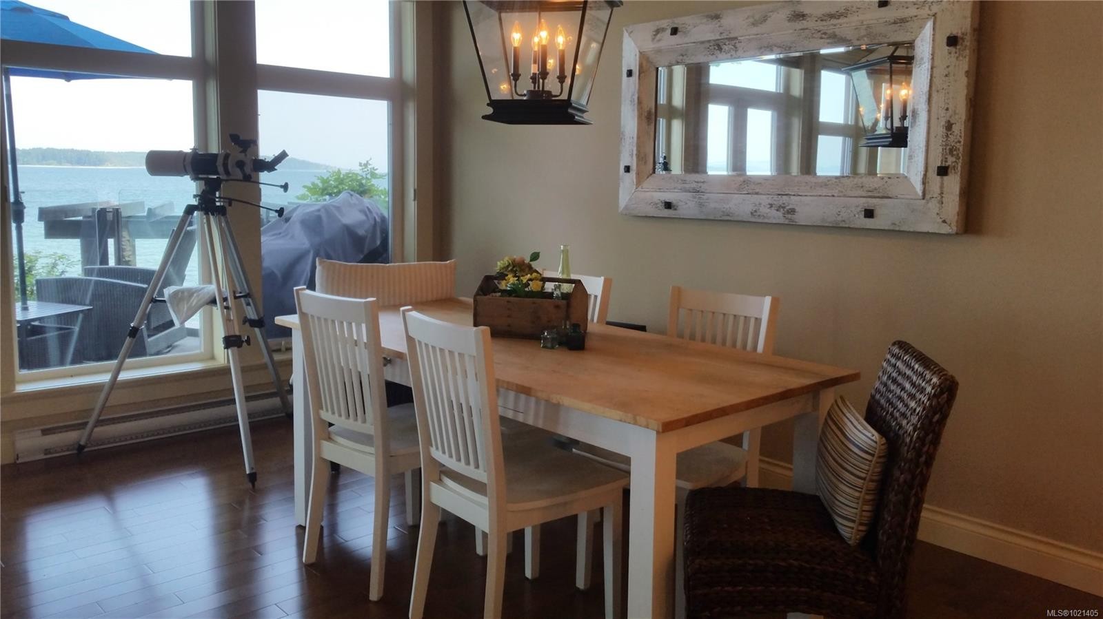 102-9115 Lochside Dr, North Saanich, BC - Indoor Photo Showing Dining Room