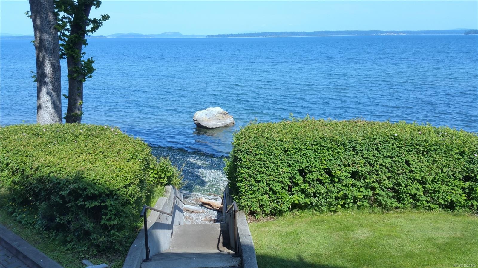 102-9115 Lochside Dr, North Saanich, BC - Outdoor With Body Of Water With View