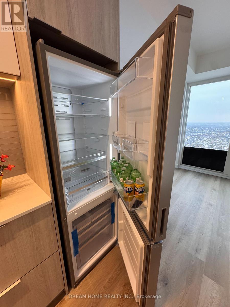 2909 - 395 Square One Drive, Mississauga, ON - Indoor