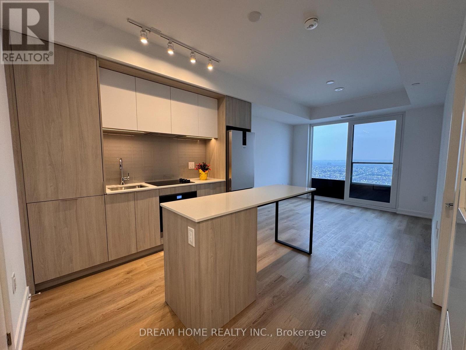 2909 - 395 Square One Drive, Mississauga, ON - Indoor