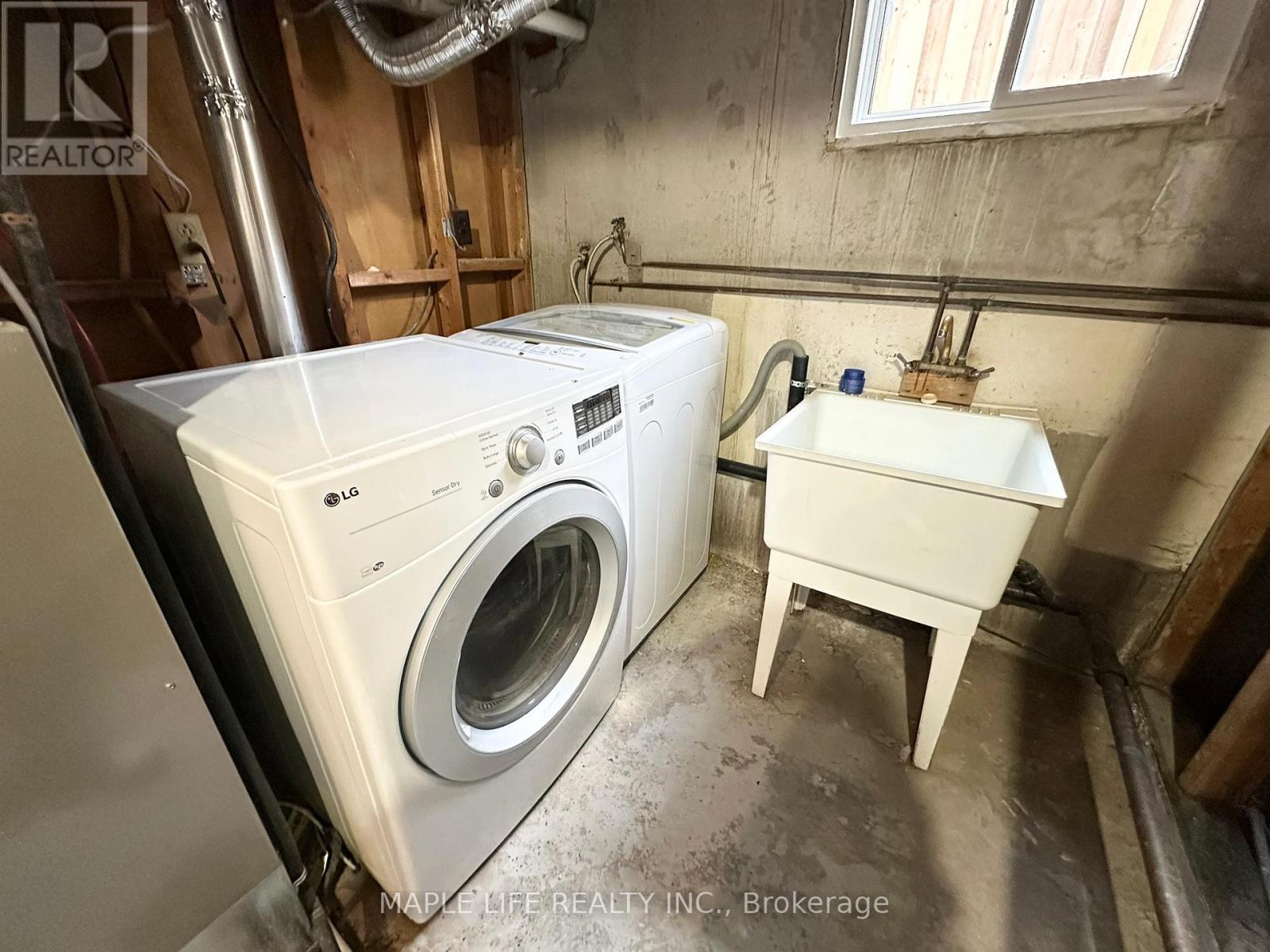 Bsmt - 15 Nymark Avenue, Toronto, ON - Indoor Photo Showing Laundry Room