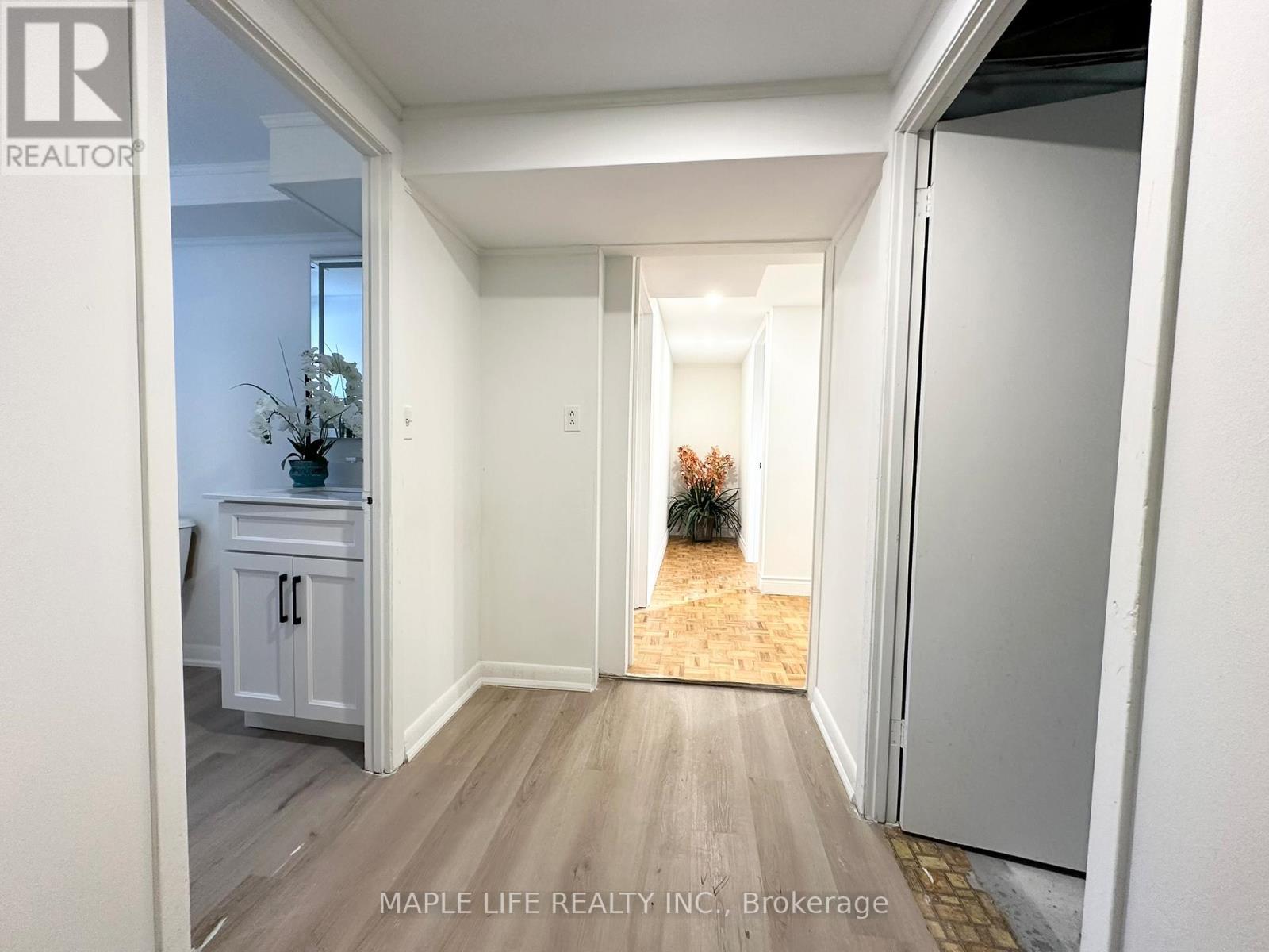 Bsmt - 15 Nymark Avenue, Toronto, ON - Indoor Photo Showing Other Room