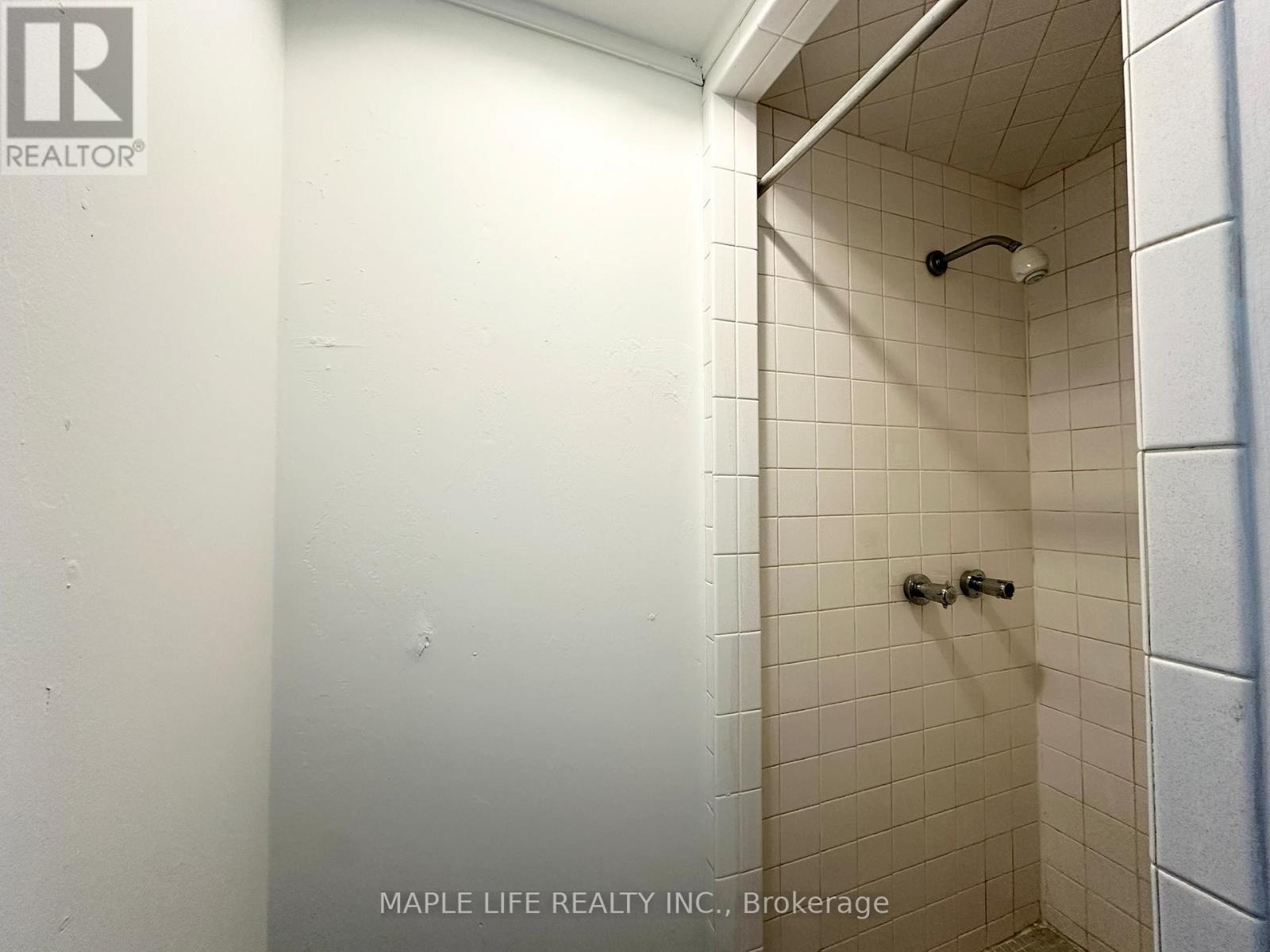 Bsmt - 15 Nymark Avenue, Toronto, ON - Indoor Photo Showing Bathroom