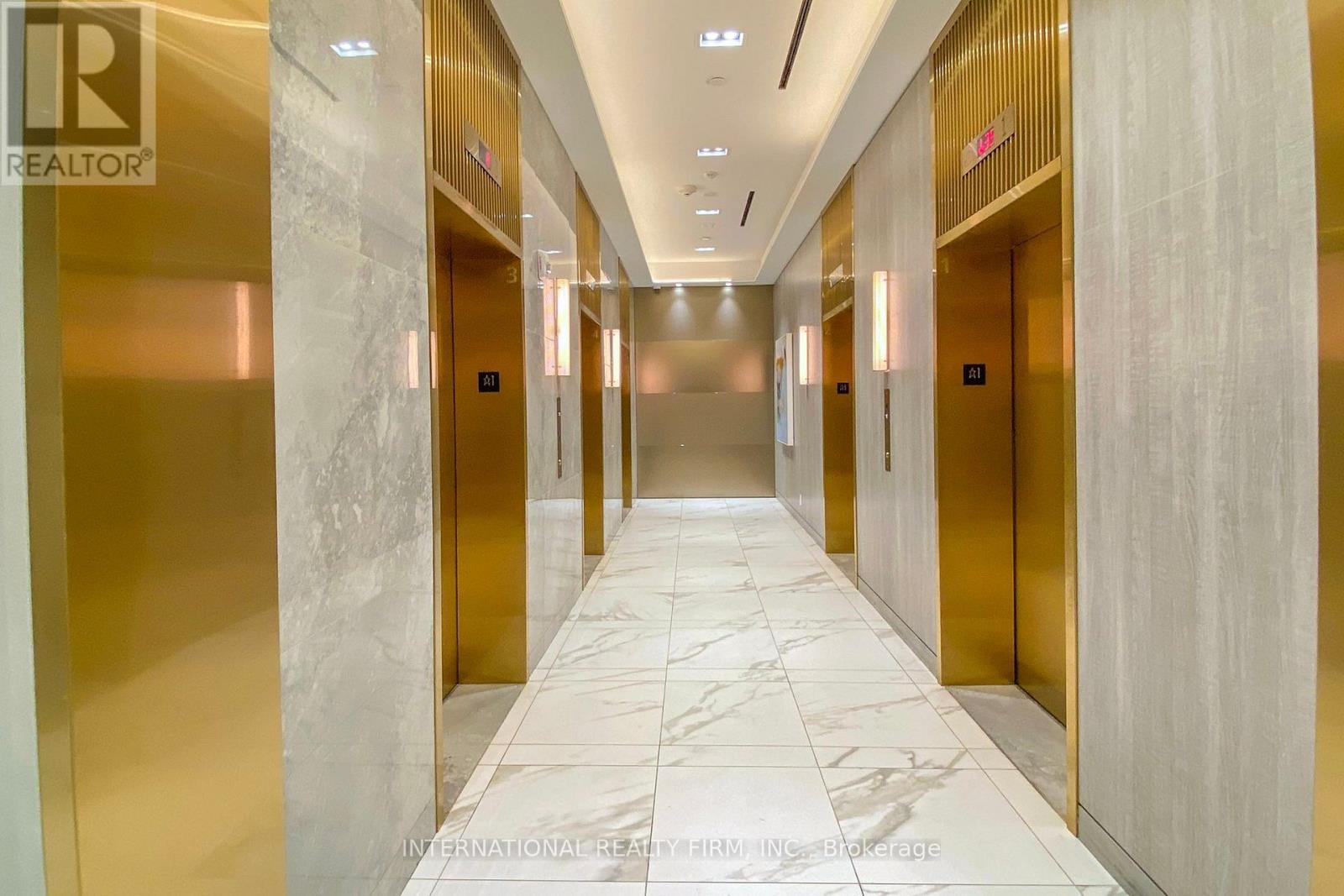 4008 - 950 Portage Parkway, Vaughan, ON - Indoor Photo Showing Other Room