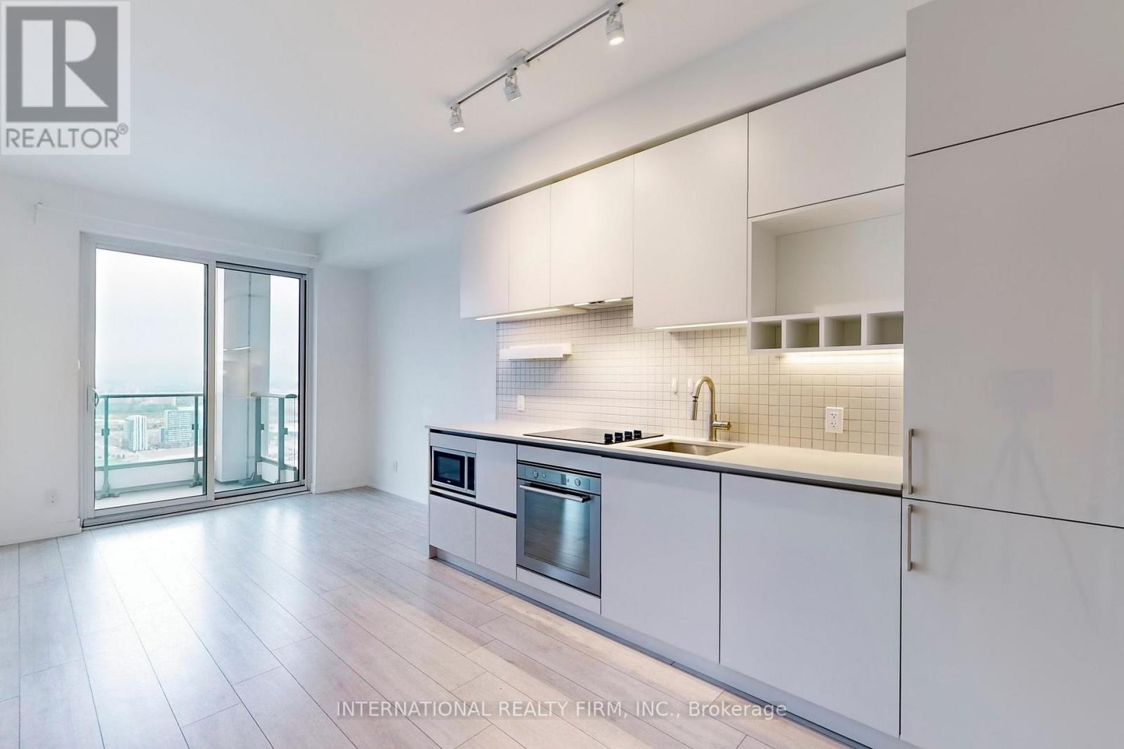 4008 - 950 Portage Parkway, Vaughan, ON - Indoor Photo Showing Kitchen With Upgraded Kitchen