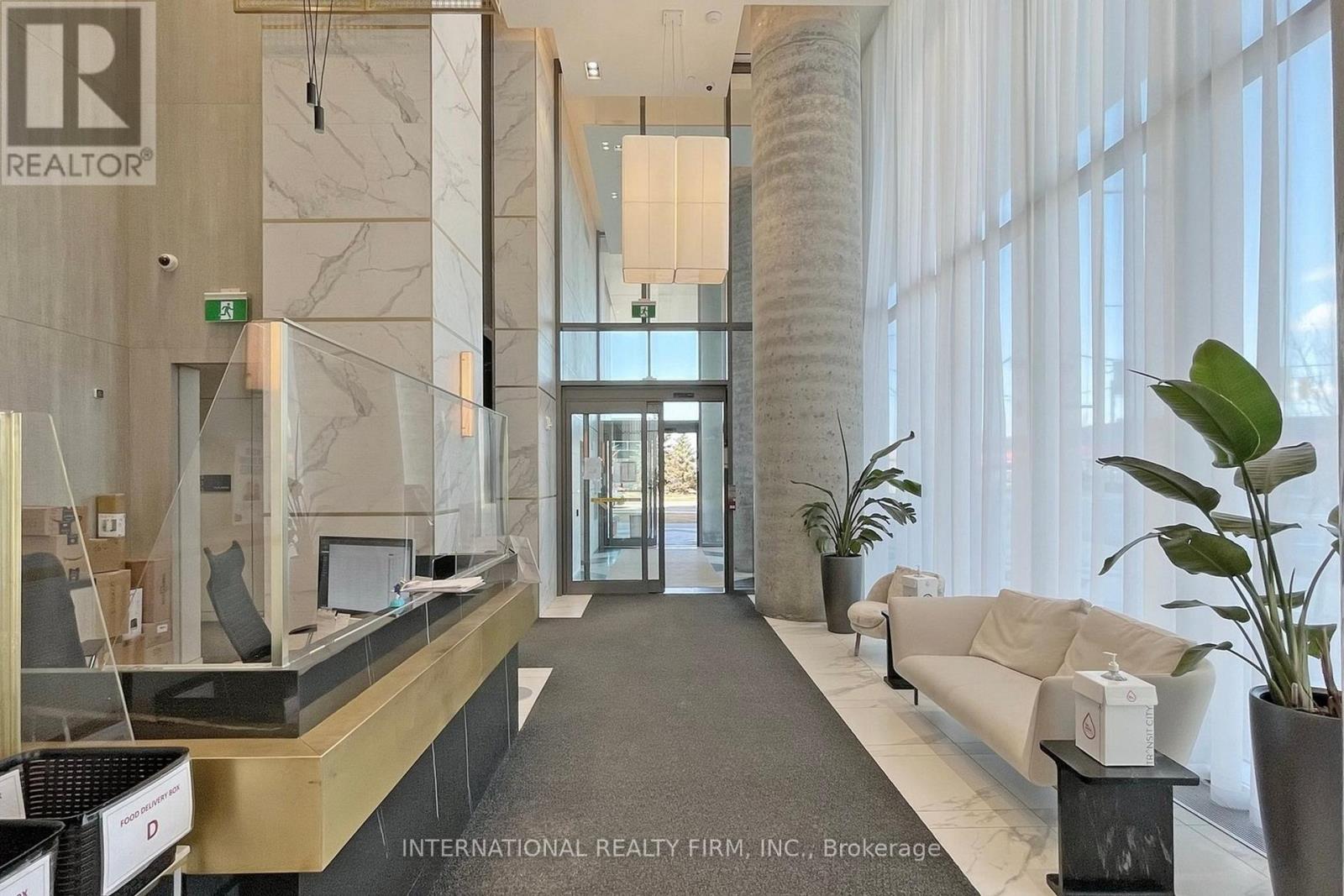 4008 - 950 Portage Parkway, Vaughan, ON - Indoor Photo Showing Other Room