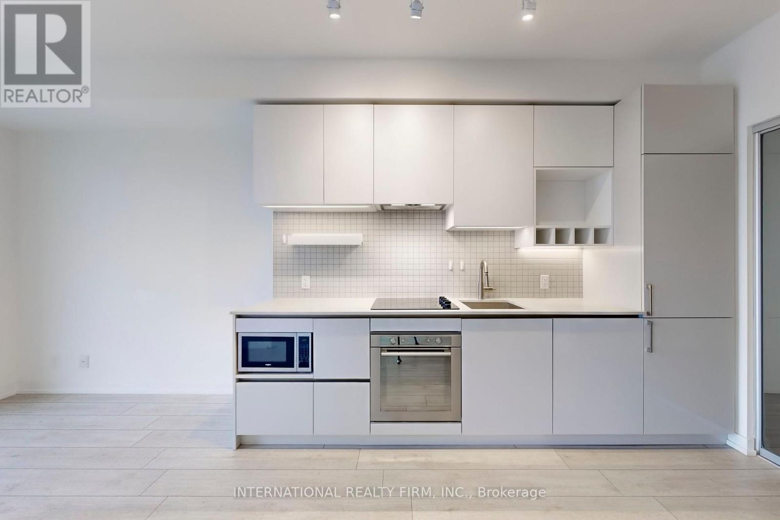 4008 - 950 Portage Parkway, Vaughan, ON - Indoor Photo Showing Kitchen