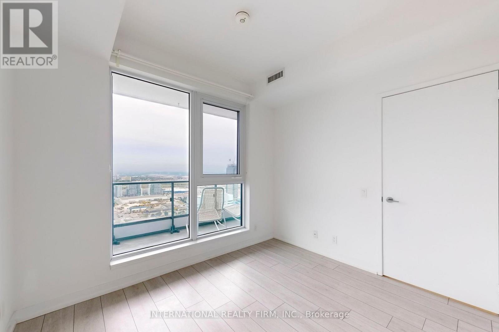 4008 - 950 Portage Parkway, Vaughan, ON - Indoor Photo Showing Other Room