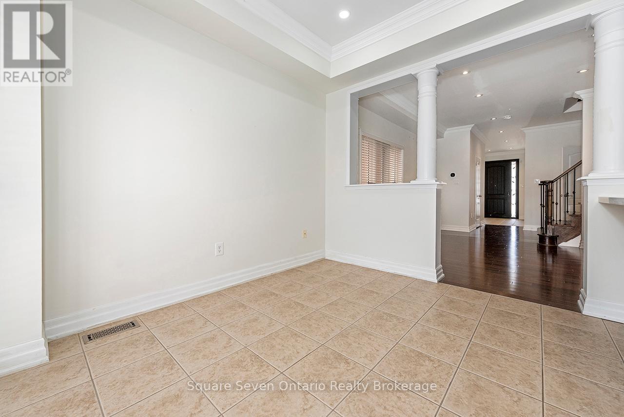 391 Vellore Park Avenue, Vaughan, ON - Indoor Photo Showing Other Room