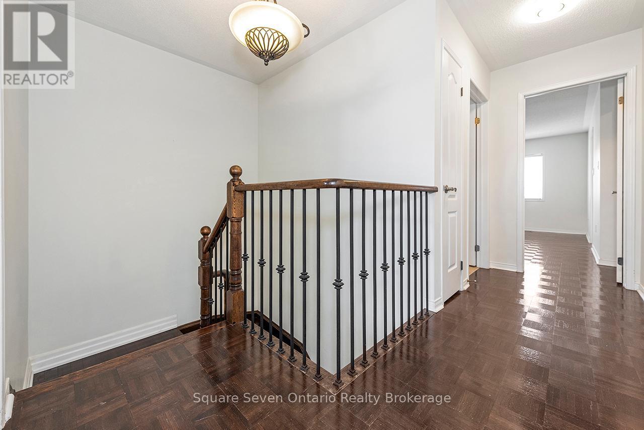 391 Vellore Park Avenue, Vaughan, ON - Indoor Photo Showing Other Room