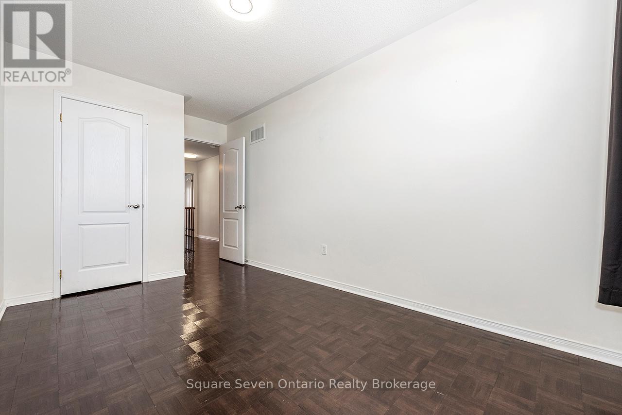 391 Vellore Park Avenue, Vaughan, ON - Indoor Photo Showing Other Room