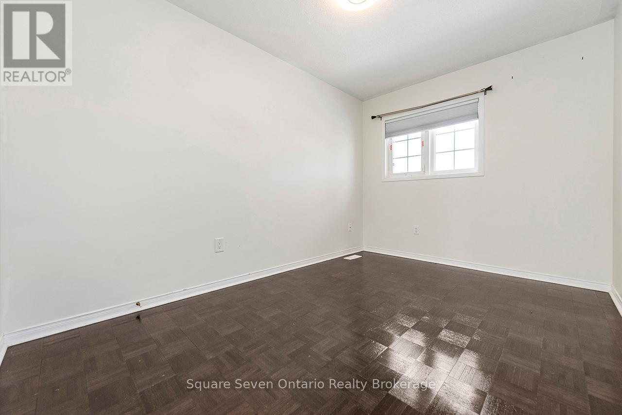 391 Vellore Park Avenue, Vaughan, ON - Indoor Photo Showing Other Room