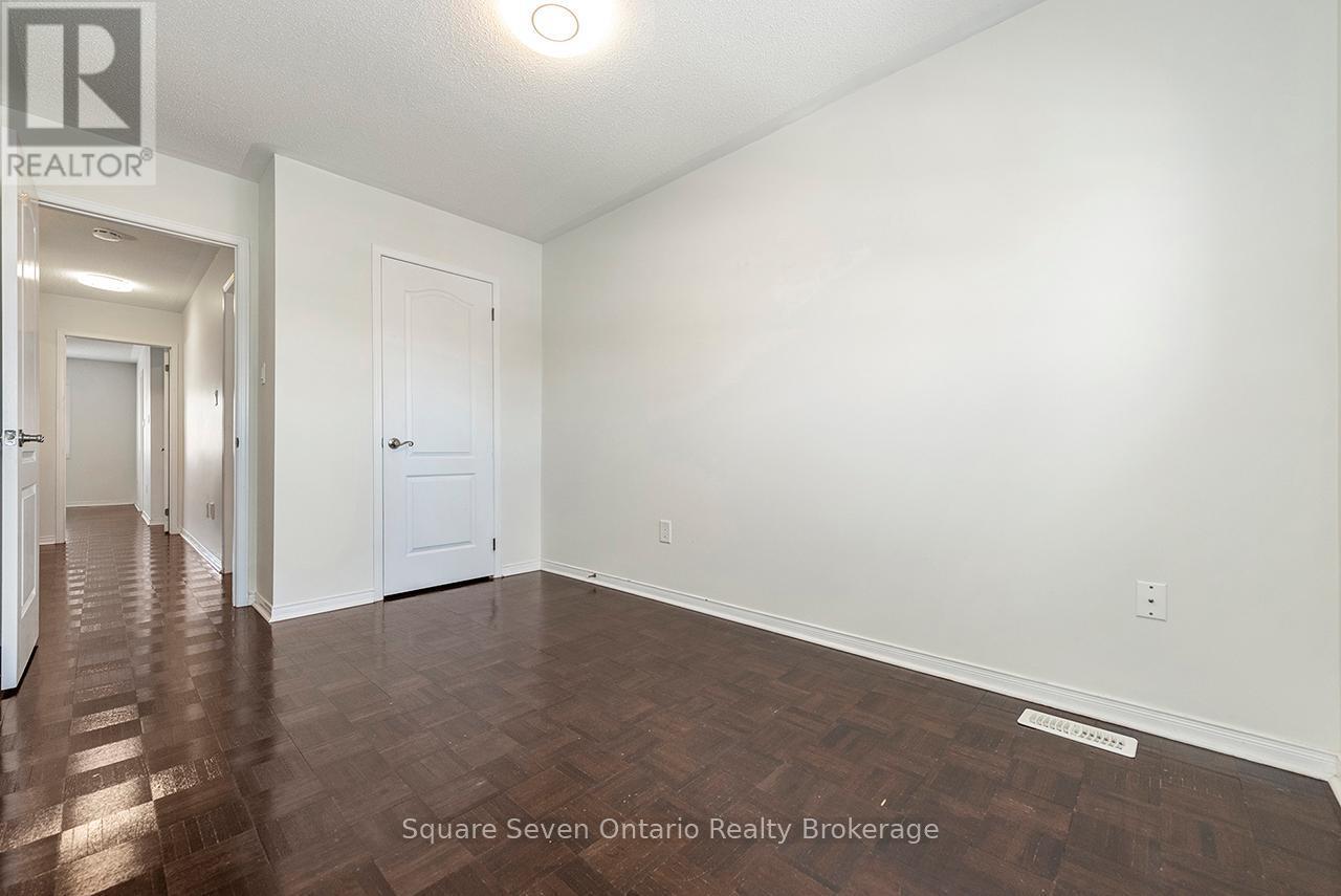 391 Vellore Park Avenue, Vaughan, ON - Indoor Photo Showing Other Room