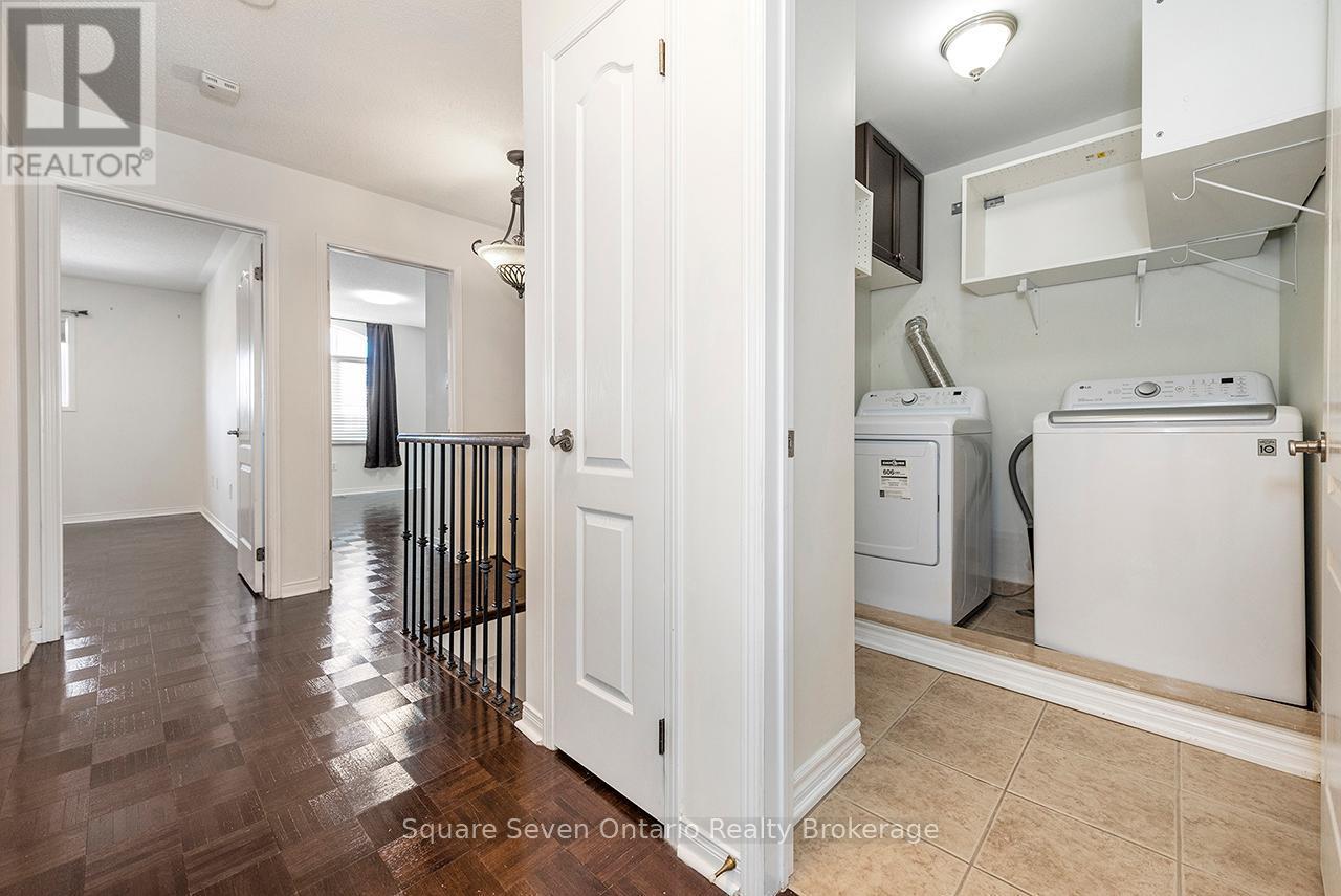 391 Vellore Park Avenue, Vaughan, ON - Indoor Photo Showing Laundry Room