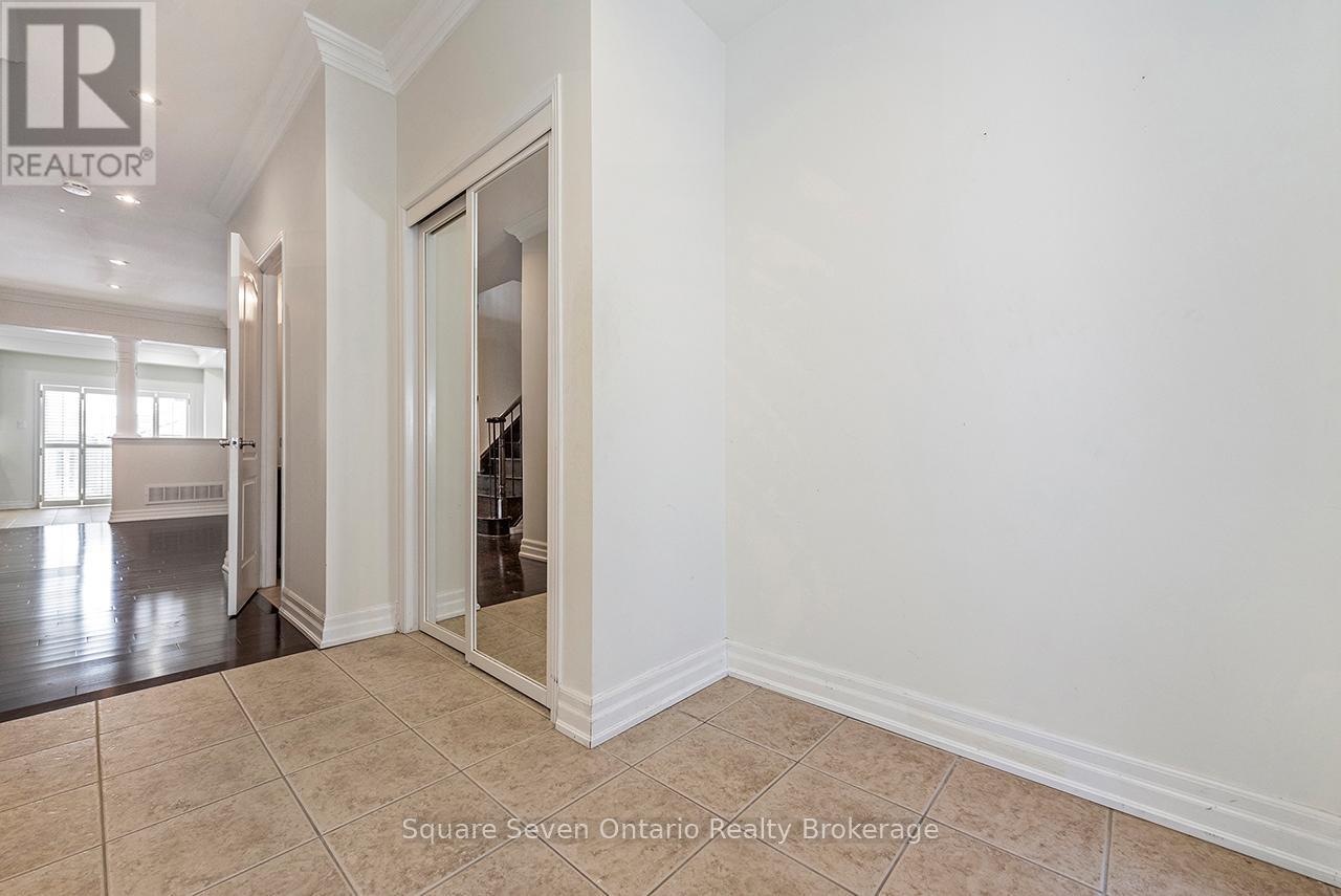 391 Vellore Park Avenue, Vaughan, ON - Indoor Photo Showing Other Room