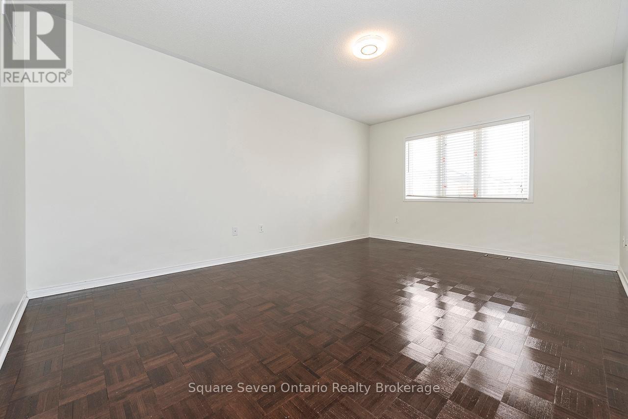 391 Vellore Park Avenue, Vaughan, ON - Indoor Photo Showing Other Room