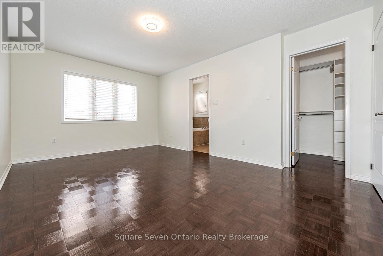 391 Vellore Park Avenue, Vaughan, ON - Indoor Photo Showing Other Room