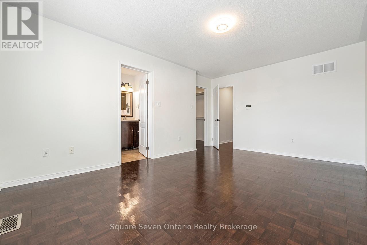 391 Vellore Park Avenue, Vaughan, ON - Indoor Photo Showing Other Room