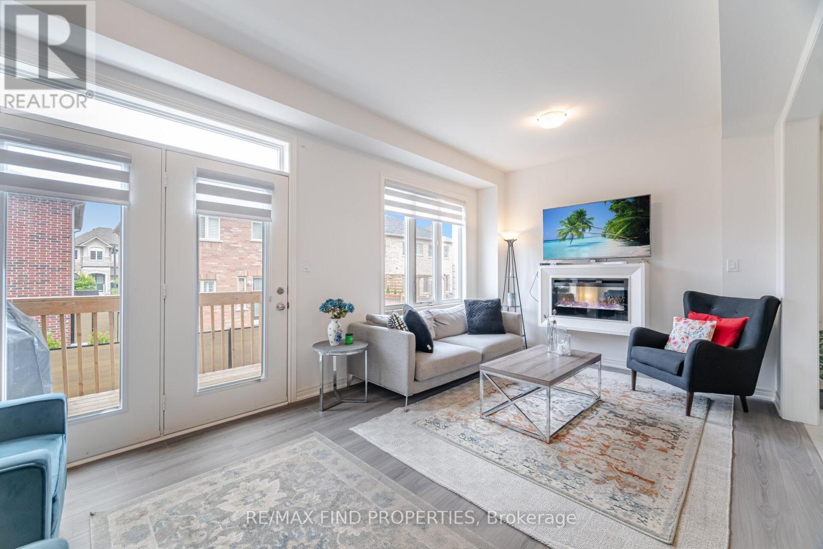 361 Skinner Road, Hamilton, ON - Indoor Photo Showing Living Room With Fireplace