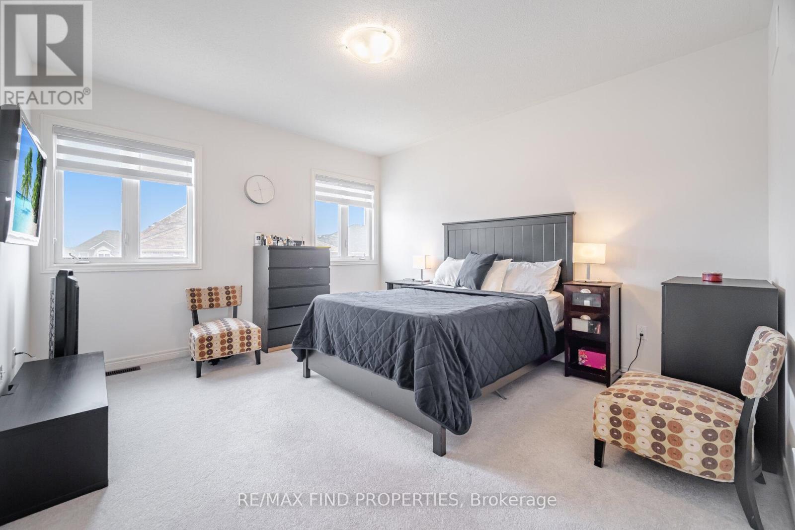 361 Skinner Road, Hamilton, ON - Indoor Photo Showing Bedroom
