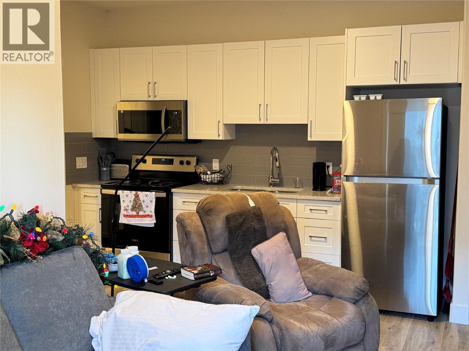 7310 Main Street Unit# 209, Osoyoos, BC - Indoor Photo Showing Kitchen