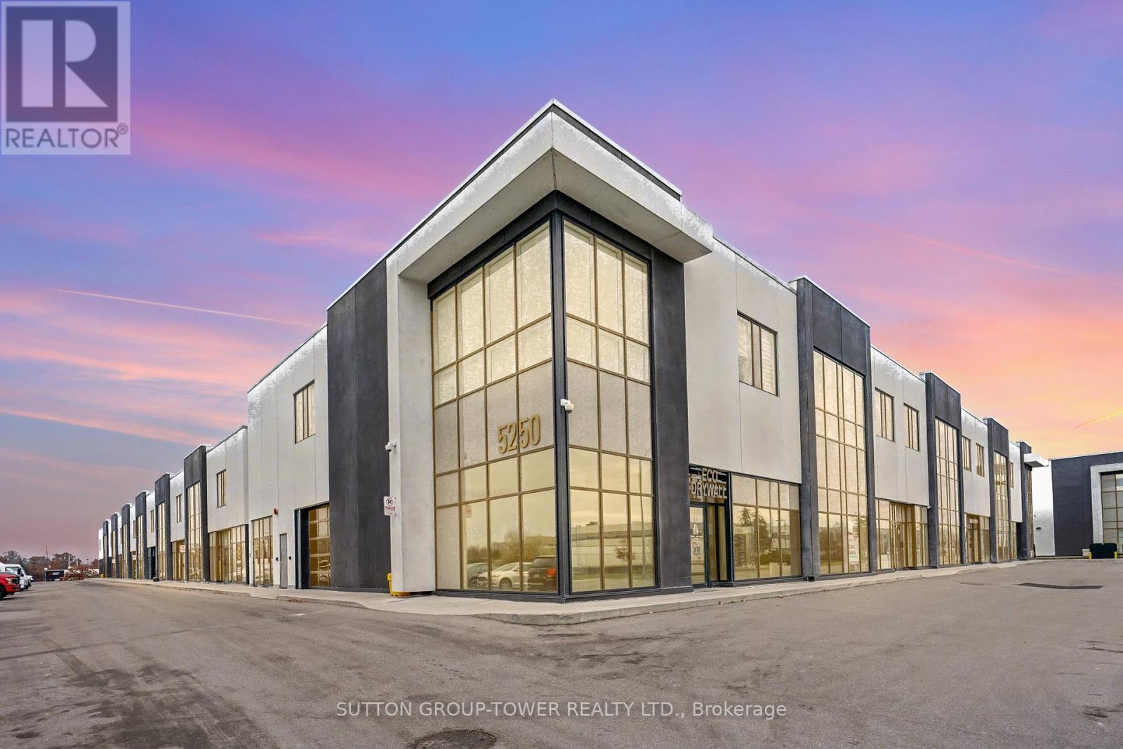 33 - 5250 Solar Drive, Mississauga, ON