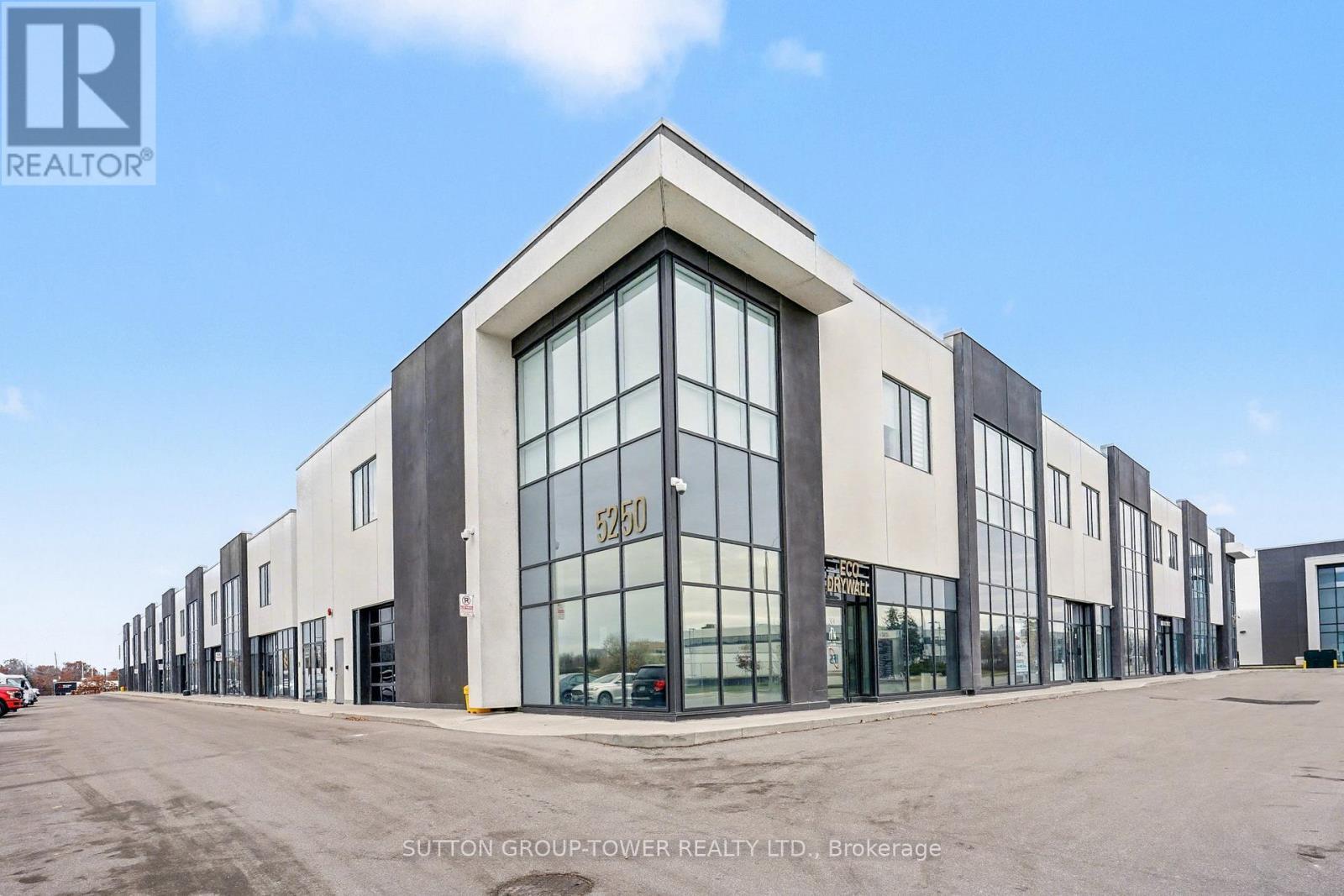 33 - 5250 Solar Drive, Mississauga, ON