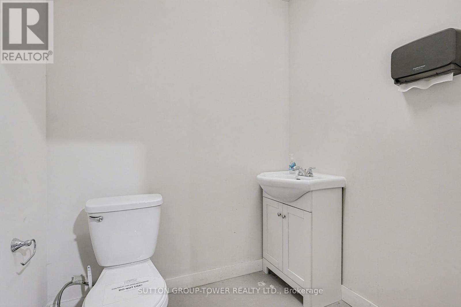 33 - 5250 Solar Drive, Mississauga, ON