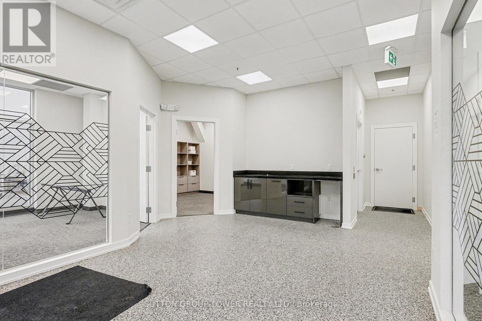 33 - 5250 Solar Drive, Mississauga, ON