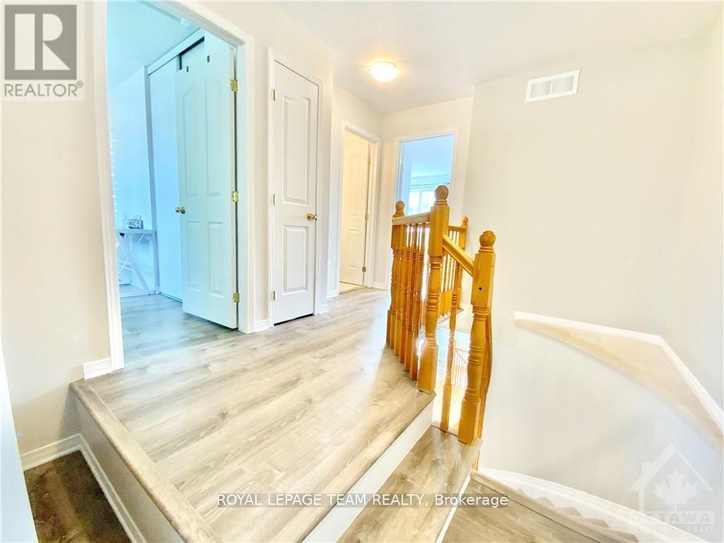 64 Tobermory Crescent, Ottawa, ON - Indoor Photo Showing Other Room