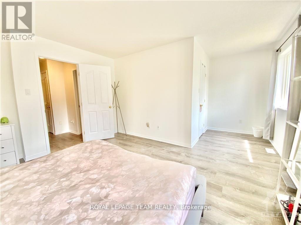 64 Tobermory Crescent, Ottawa, ON - Indoor Photo Showing Bedroom