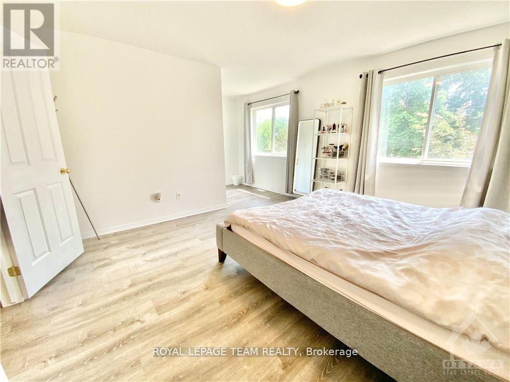 64 Tobermory Crescent, Ottawa, ON - Indoor Photo Showing Bedroom