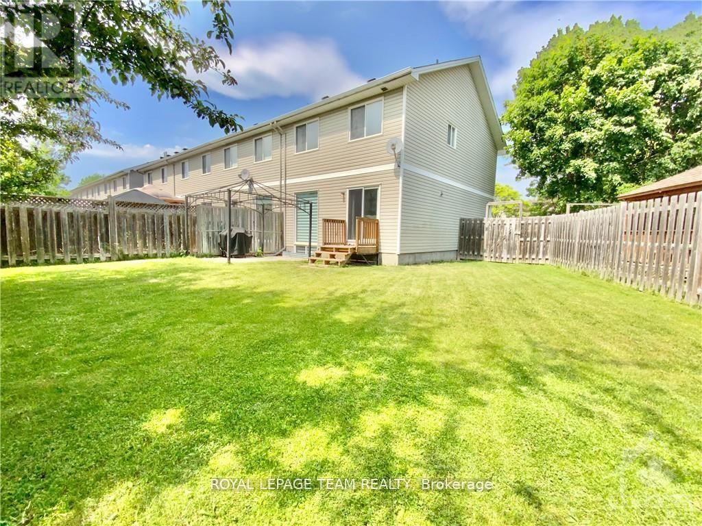 64 Tobermory Crescent, Ottawa, ON - Outdoor