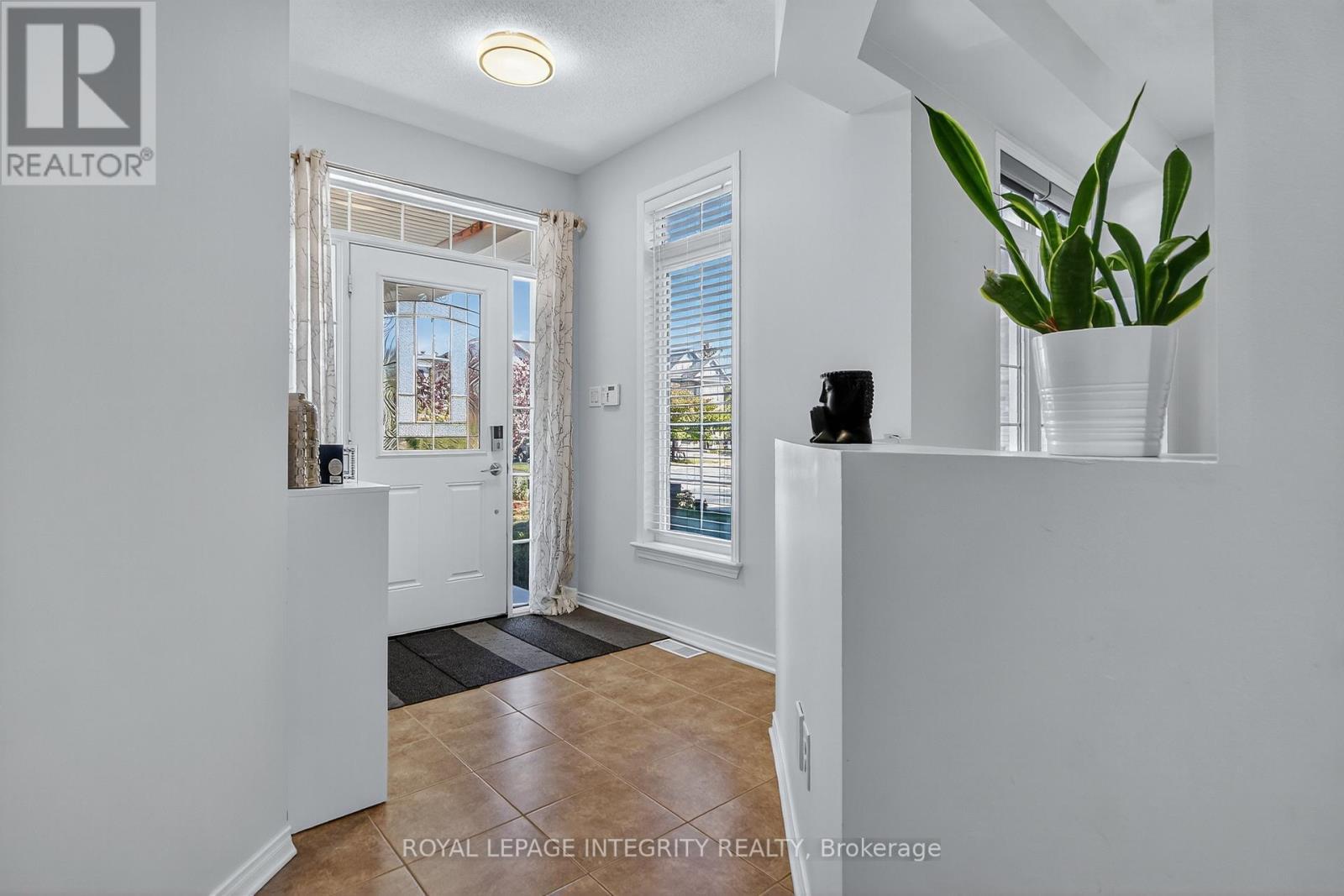 347 Tucana Way, Ottawa, ON - Indoor Photo Showing Other Room