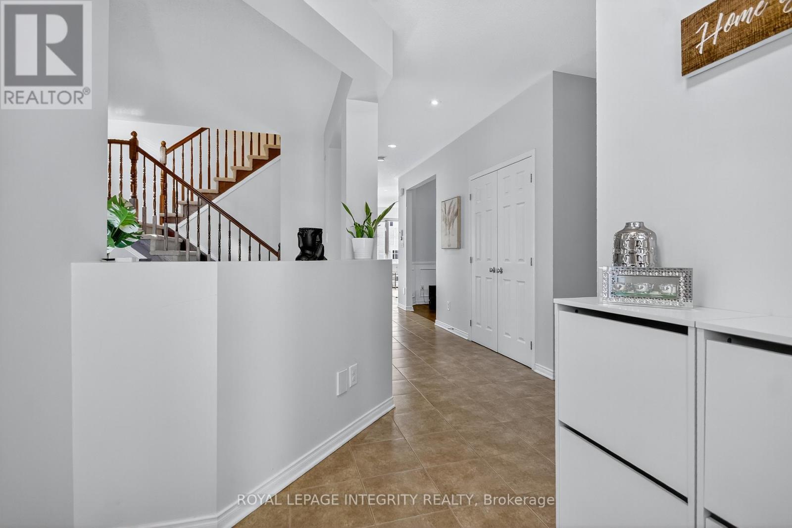 347 Tucana Way, Ottawa, ON - Indoor Photo Showing Other Room