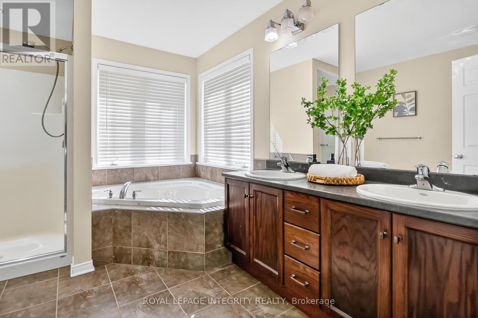 Master Ensuite - 347 Tucana Way, Ottawa, ON - Indoor Photo Showing Bathroom