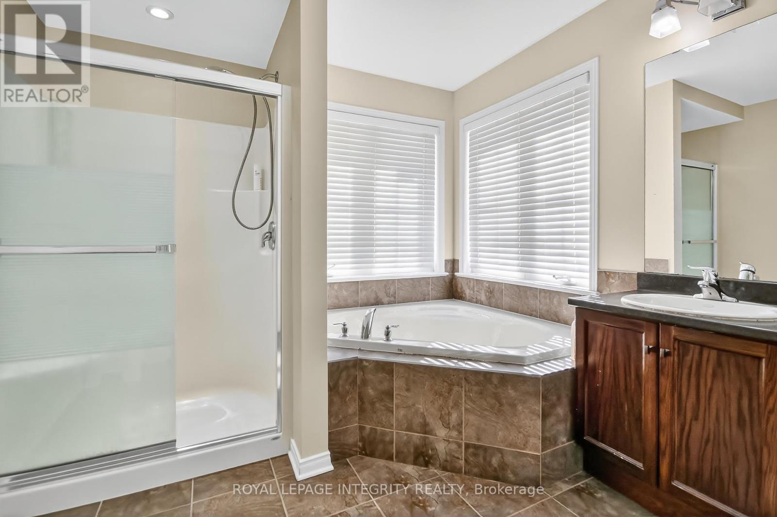 Master Ensuite - 347 Tucana Way, Ottawa, ON - Indoor Photo Showing Bathroom