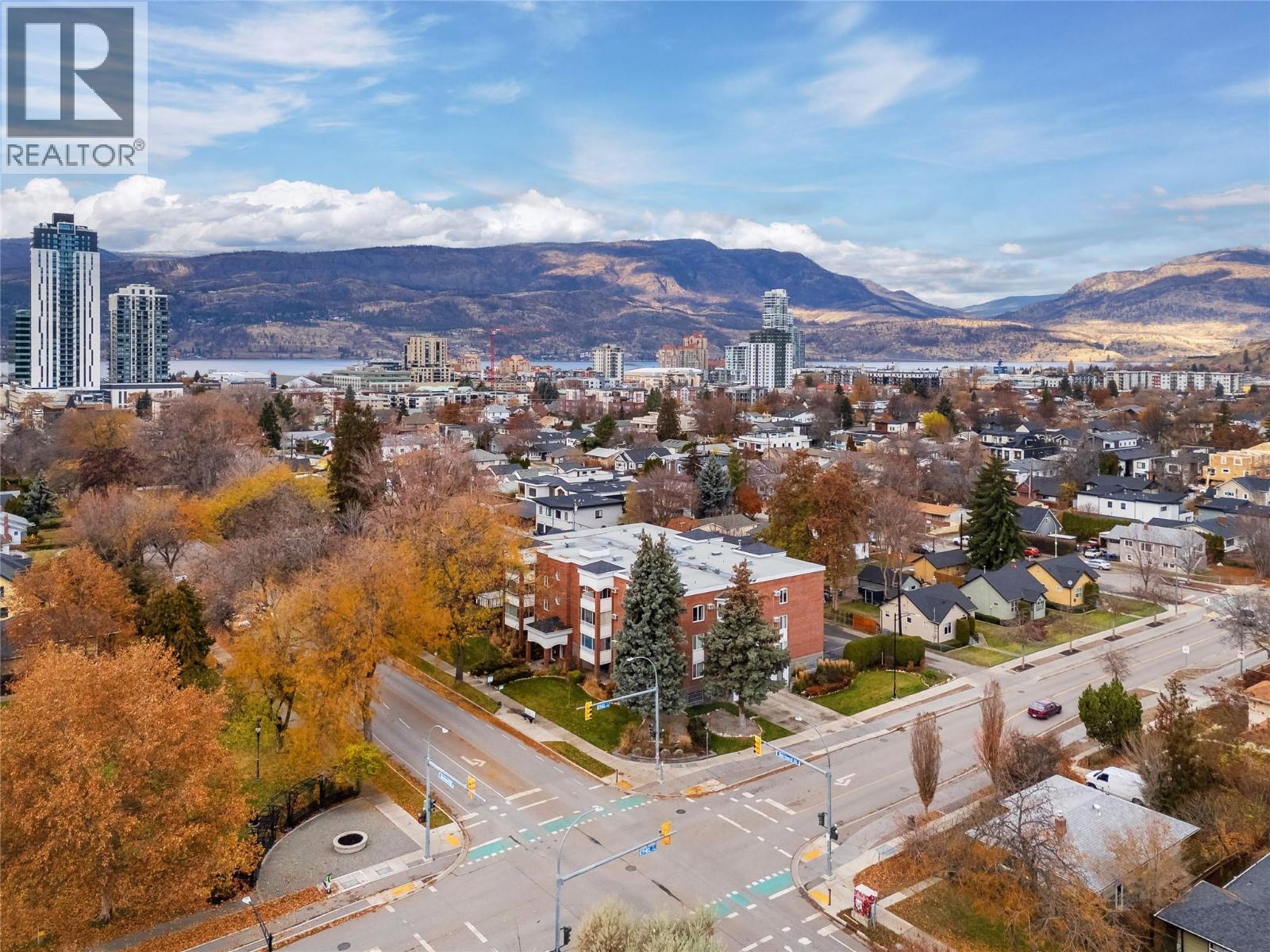 878 Bernard Avenue Unit# 304, Kelowna, BC - Outdoor With View