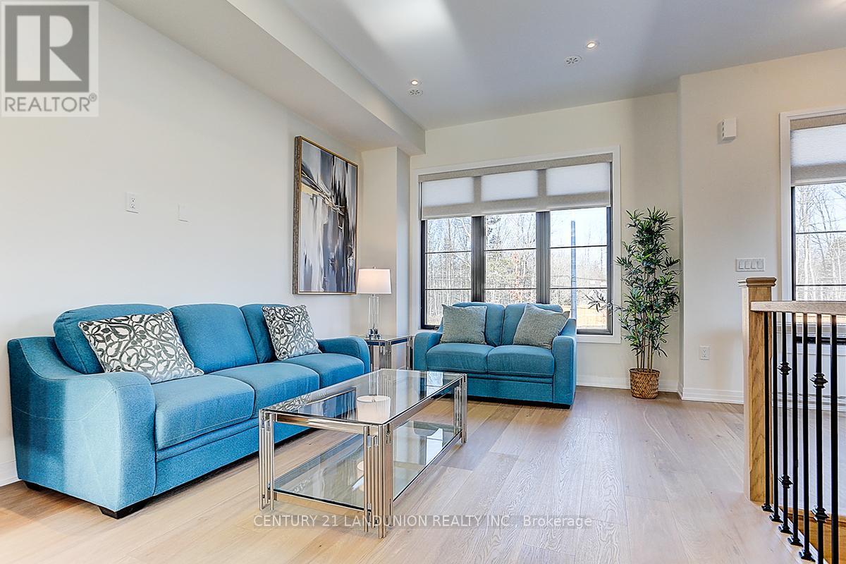 6 De La Roche Drive, Vaughan, ON - Indoor Photo Showing Living Room