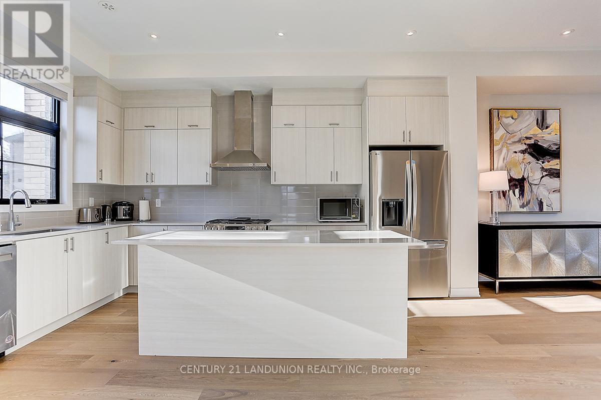 6 De La Roche Drive, Vaughan, ON - Indoor Photo Showing Kitchen With Stainless Steel Kitchen With Upgraded Kitchen