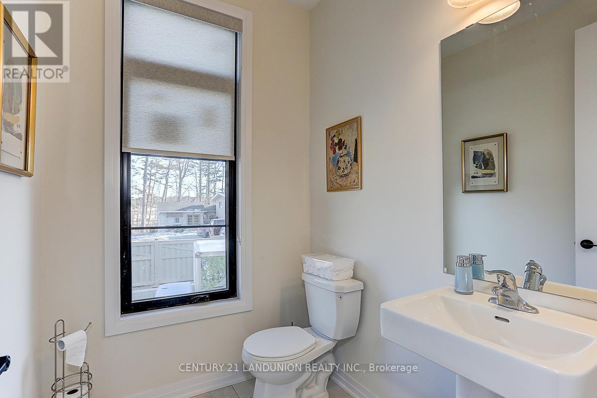 6 De La Roche Drive, Vaughan, ON - Indoor Photo Showing Bathroom