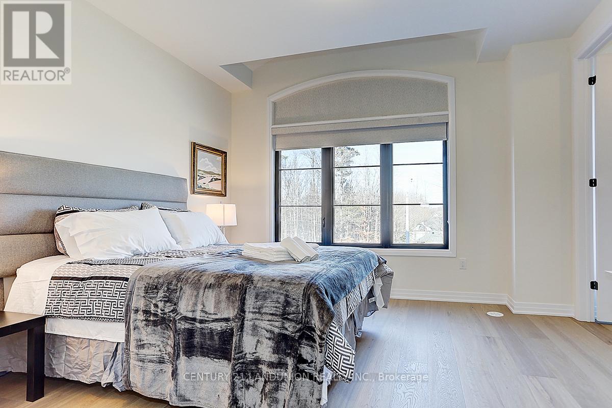 6 De La Roche Drive, Vaughan, ON - Indoor Photo Showing Bedroom