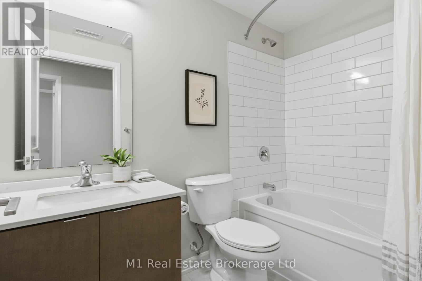 116 - 708 Woolwich Street, Guelph (Riverside Park), ON - Indoor Photo Showing Bathroom