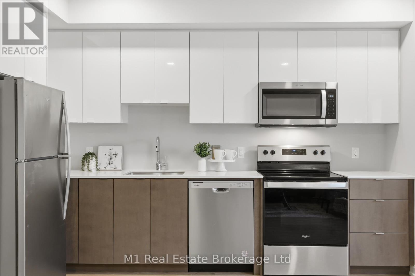 116 - 708 Woolwich Street, Guelph (Riverside Park), ON - Indoor Photo Showing Kitchen With Upgraded Kitchen