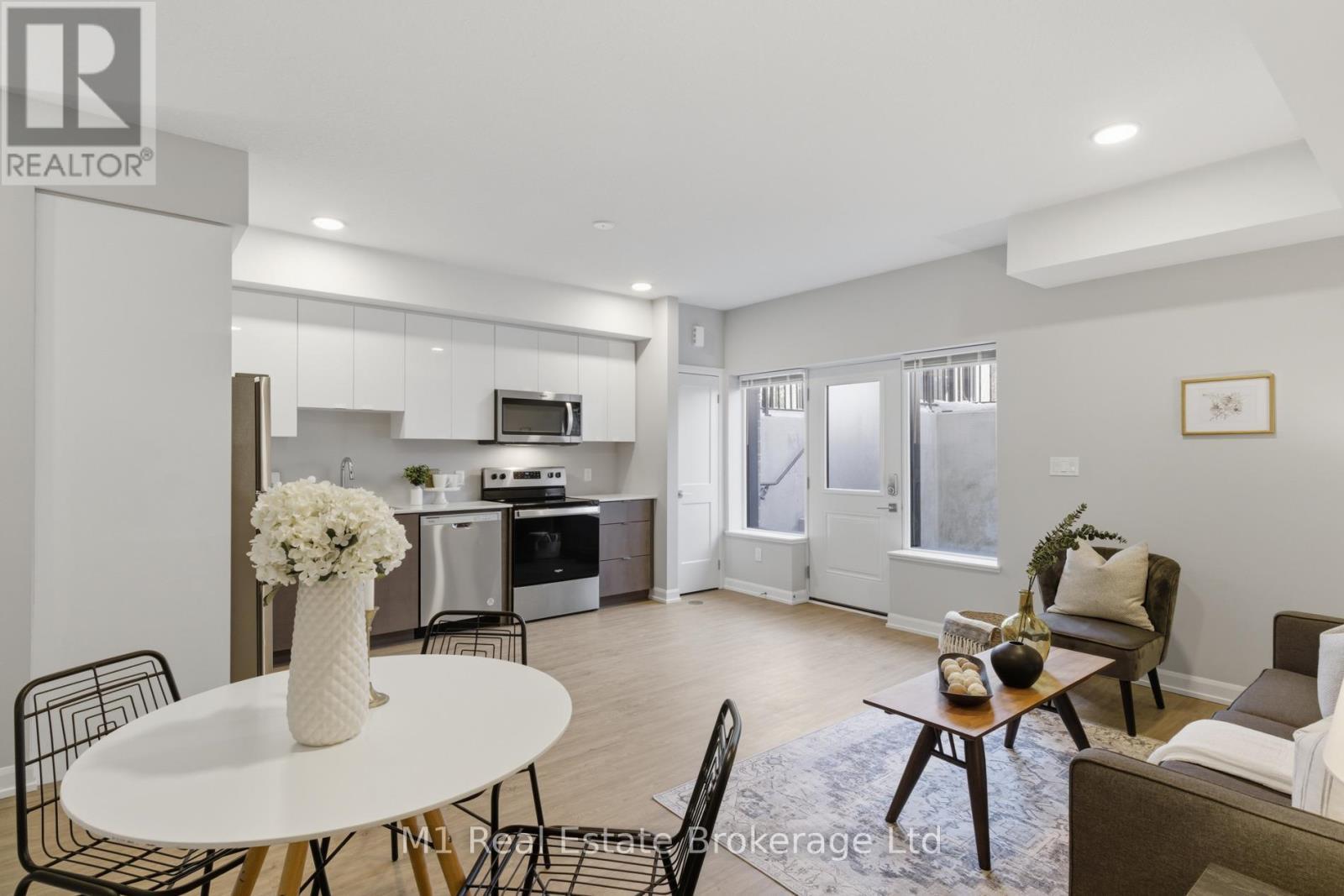 116 - 708 Woolwich Street, Guelph (Riverside Park), ON - Indoor