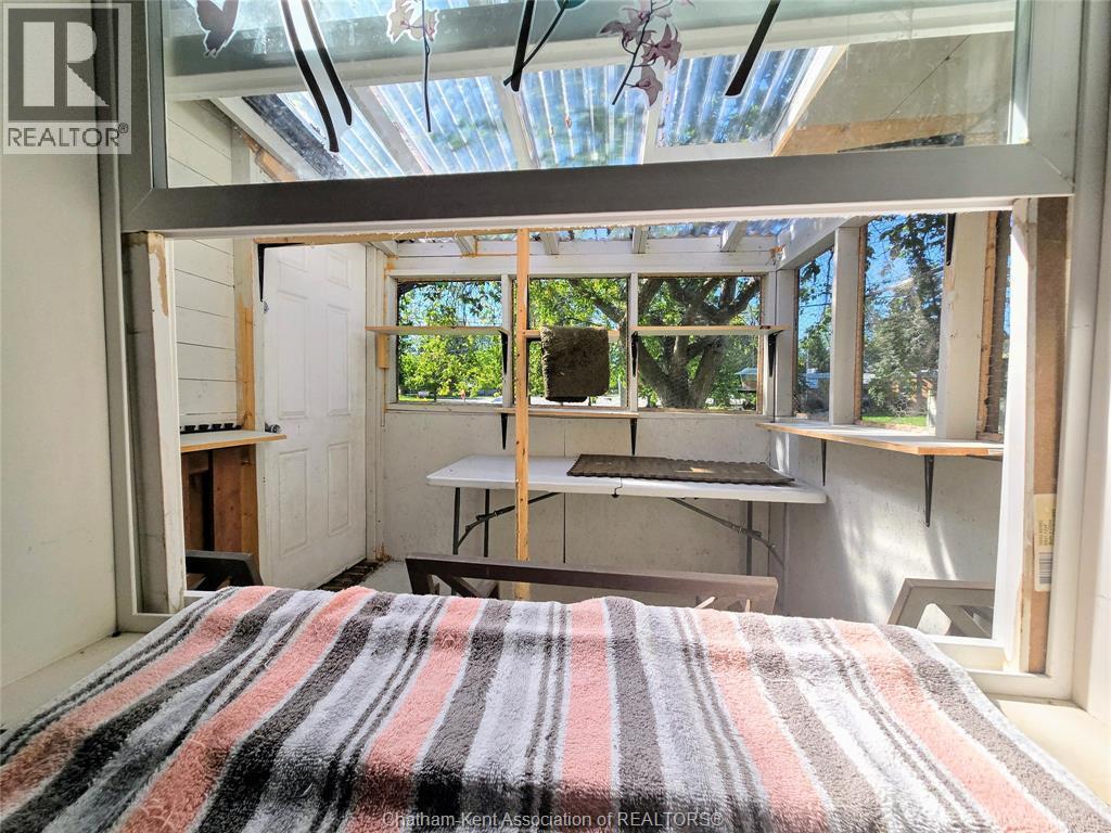 155 Sunnyside Avenue, Chatham, ON - Indoor Photo Showing Bedroom