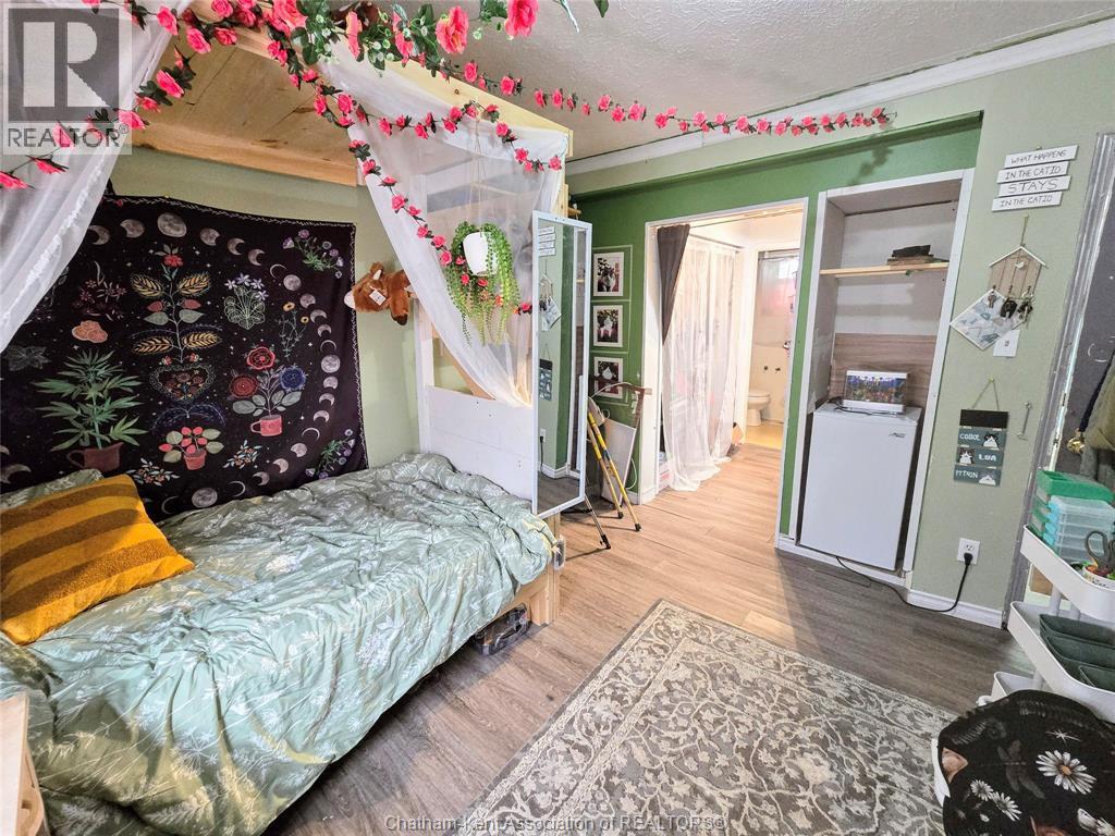 155 Sunnyside Avenue, Chatham, ON - Indoor Photo Showing Bedroom