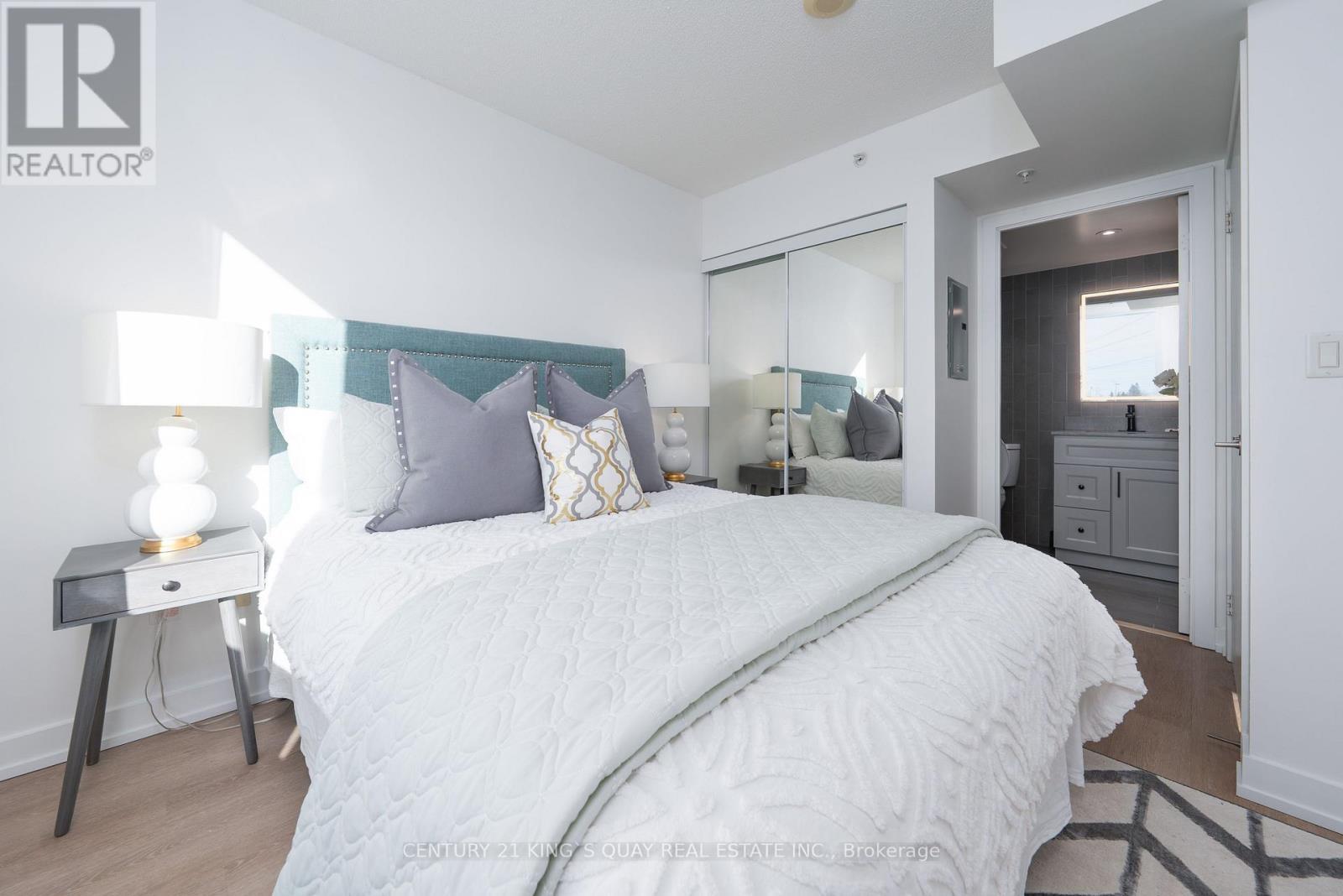 202 - 5740 Yonge Street, Toronto, ON - Indoor Photo Showing Bedroom