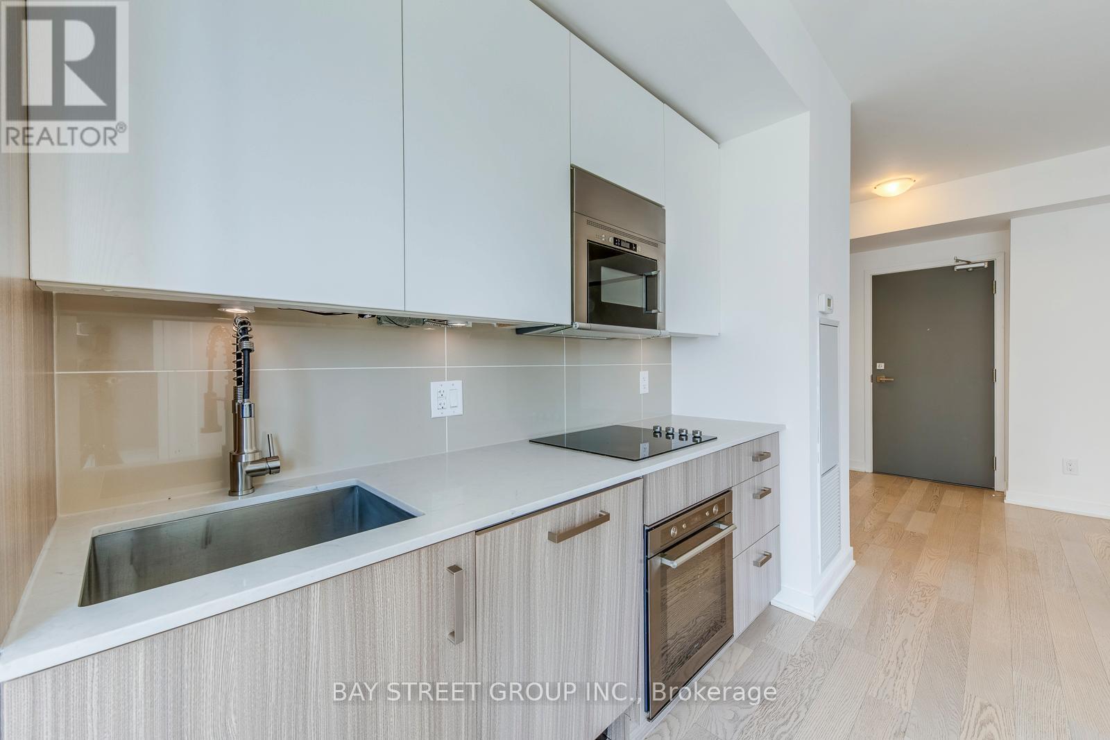 1601 - 17 Dundonald Street, Toronto, ON - Indoor Photo Showing Kitchen