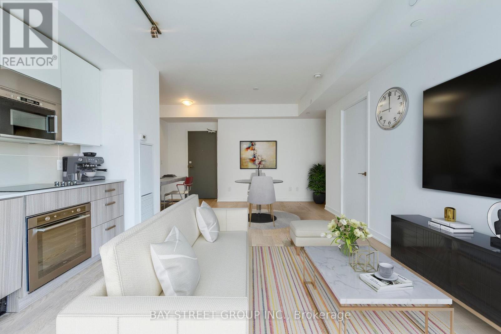 1601 - 17 Dundonald Street, Toronto, ON - Indoor